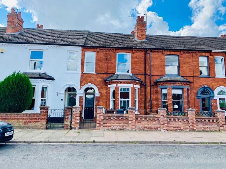 Spacious Victorian Townhouse With Cathedral Views Lincoln Esterno foto